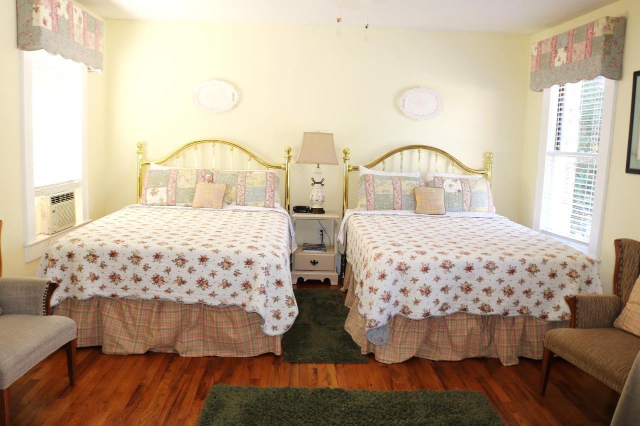 Echo Mountain Inn ヘンダーソンビル エクステリア 写真